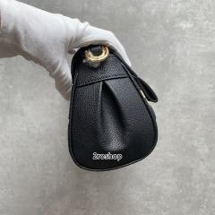 루이비통페이보릿크로스백