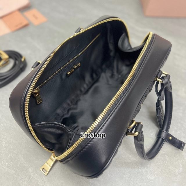 미우미우마테라쎄탑핸들백27cm
