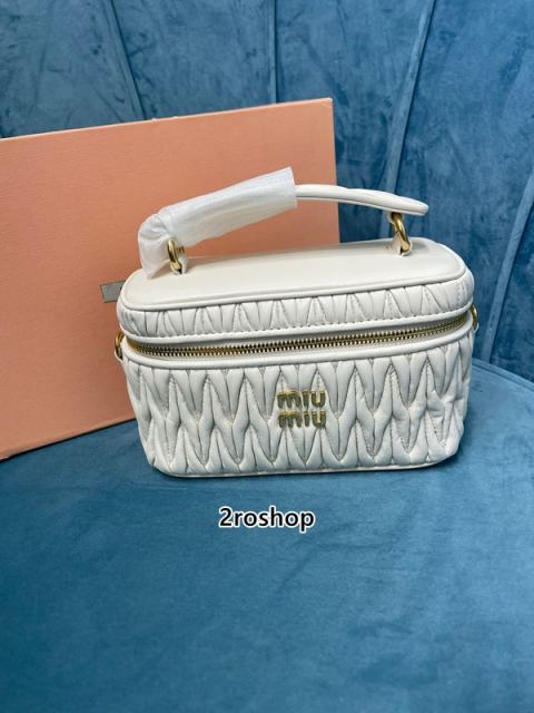 미우미우마테라쎄나파가죽숄더백18cm