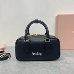 미우미우아르카디가죽백22cm