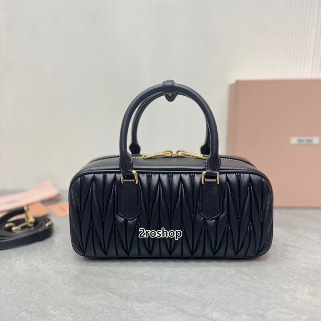 미우미우마테라쎄탑핸들백27cm