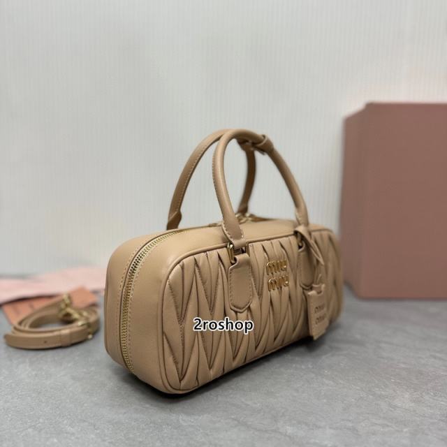 미우미우마테라쎄탑핸들백27cm