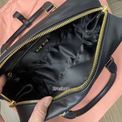 미우미우아르카디가죽백27cm