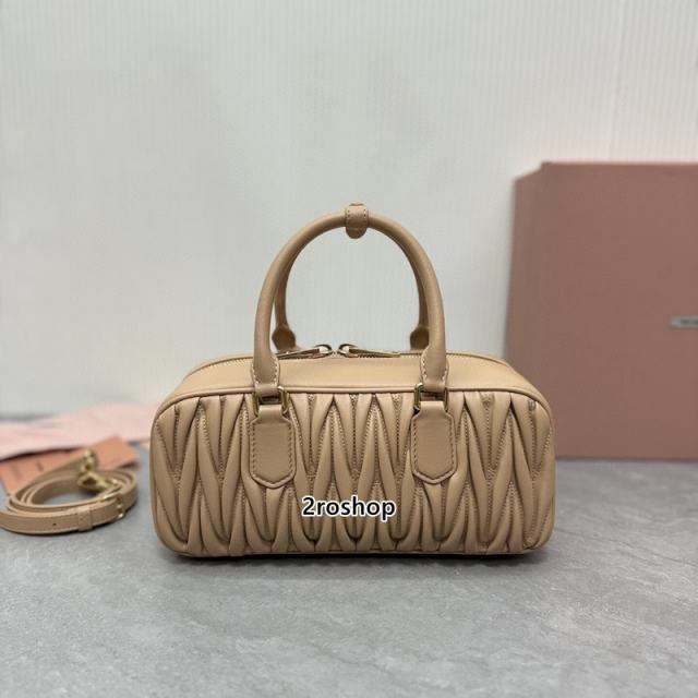 미우미우마테라쎄탑핸들백27cm