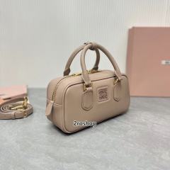 미우미우아르카디가죽백22cm