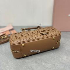 미우미우마테라쎄탑핸들백27cm