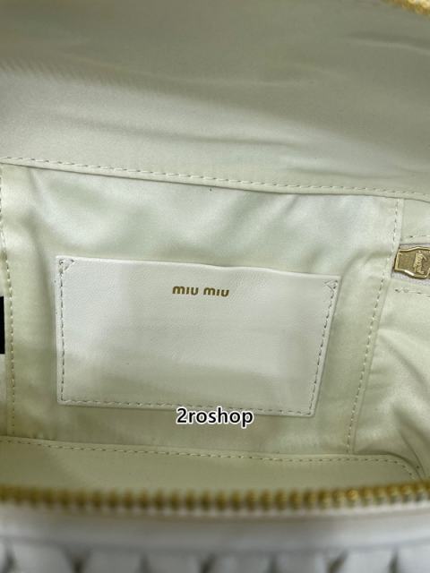 미우미우마테라쎄나파가죽숄더백18cm
