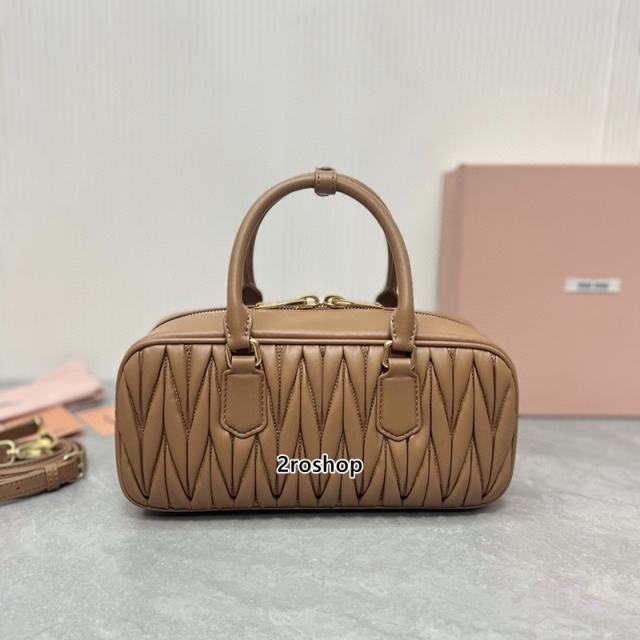 미우미우마테라쎄탑핸들백27cm