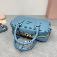 미우미우아르카디가죽백22cm