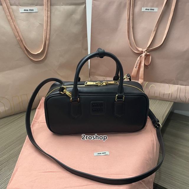 미우미우아르카디가죽백27cm