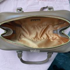 미우미우아르카디가죽백27cm