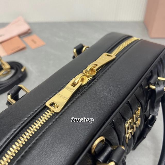 미우미우마테라쎄탑핸들백27cm
