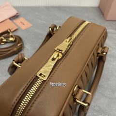 미우미우마테라쎄탑핸들백27cm