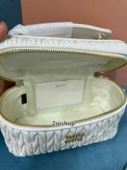 미우미우마테라쎄나파가죽숄더백18cm