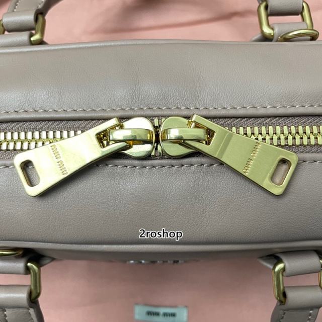 미우미우아르카디가죽백27cm