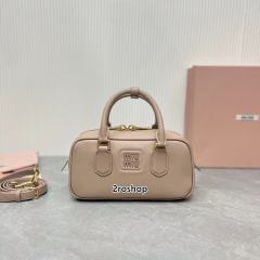 미우미우아르카디가죽백22cm
