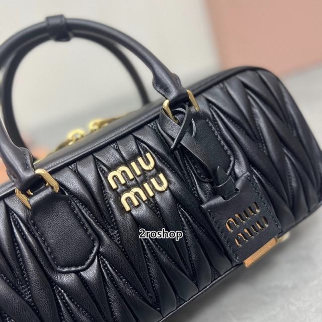 미우미우마테라쎄탑핸들백27cm
