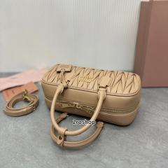미우미우마테라쎄탑핸들백27cm