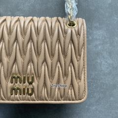 미우미우숄더백