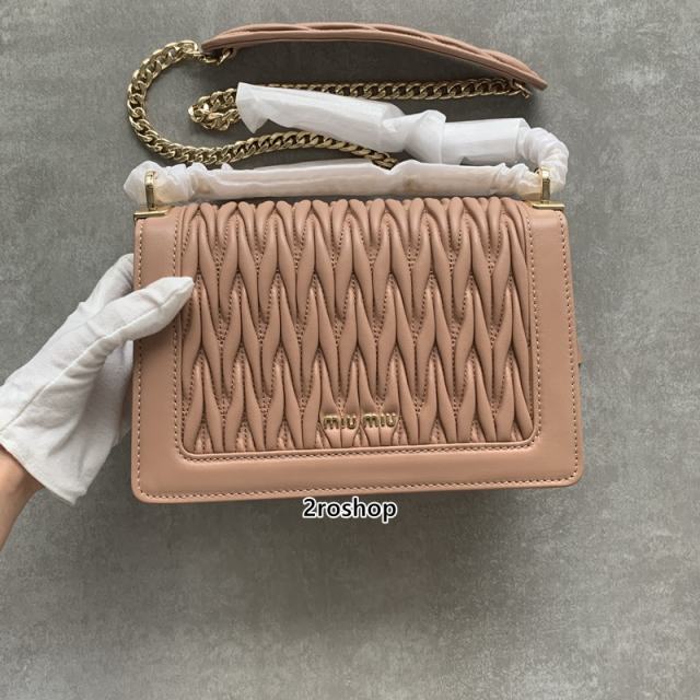 미우미우숄더백