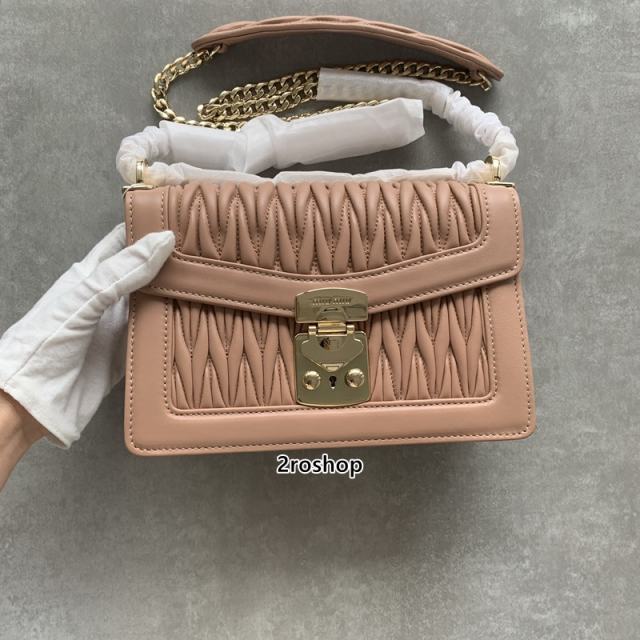 미우미우숄더백