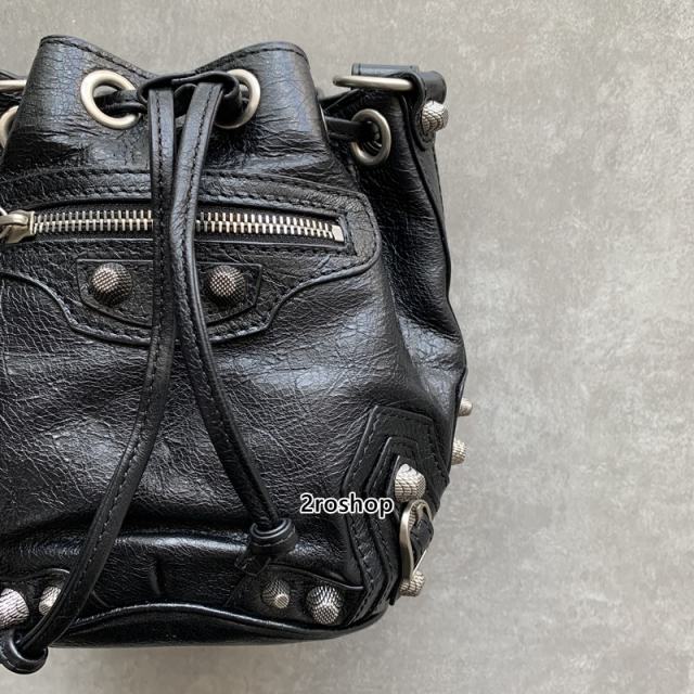 발렌시아가버킷백