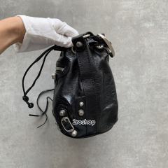 발렌시아가버킷백