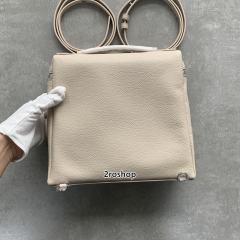 로로피아나백팩