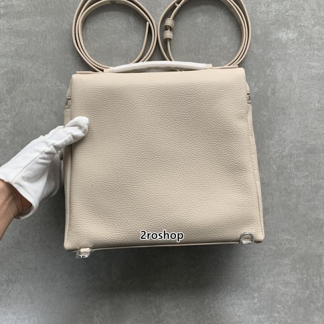 로로피아나백팩