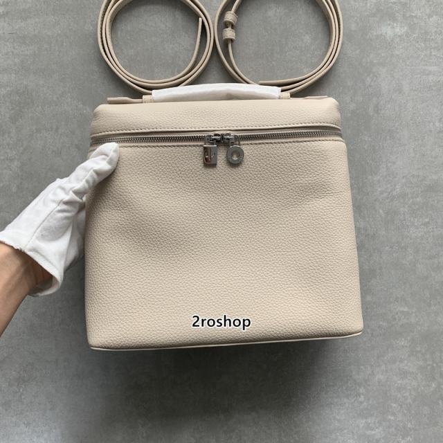 로로피아나백팩