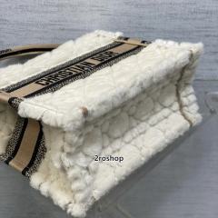 디올북토트백스몰화이트브라운