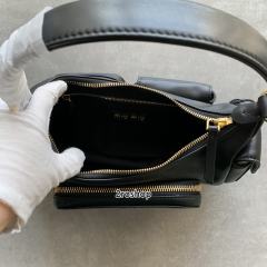 미우미우포켓백블랙