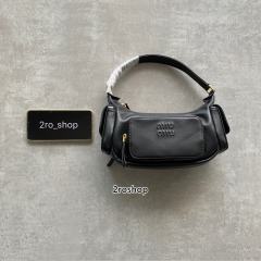 미우미우포켓백블랙