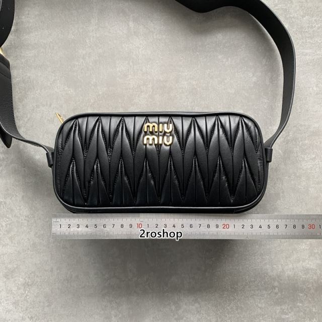 미우미우마테라쎄나파가죽숄더백블랙