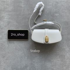 셀린느타부스트랩클러치화이트