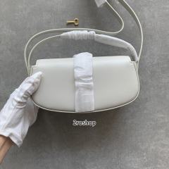 셀린느타부스트랩클러치화이트