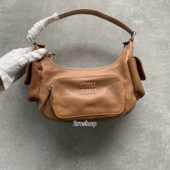 미우미우포켓숄더백브라운