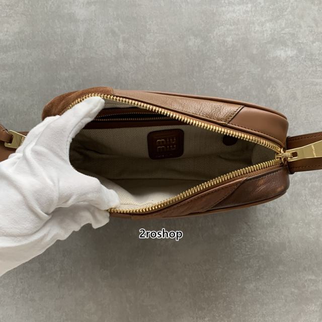 미우미우숄더백브라운