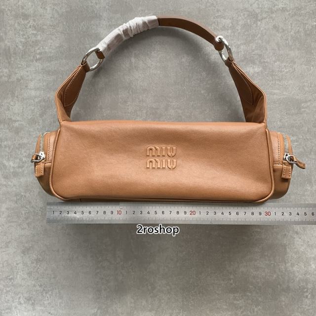 미우미우포켓숄더백
