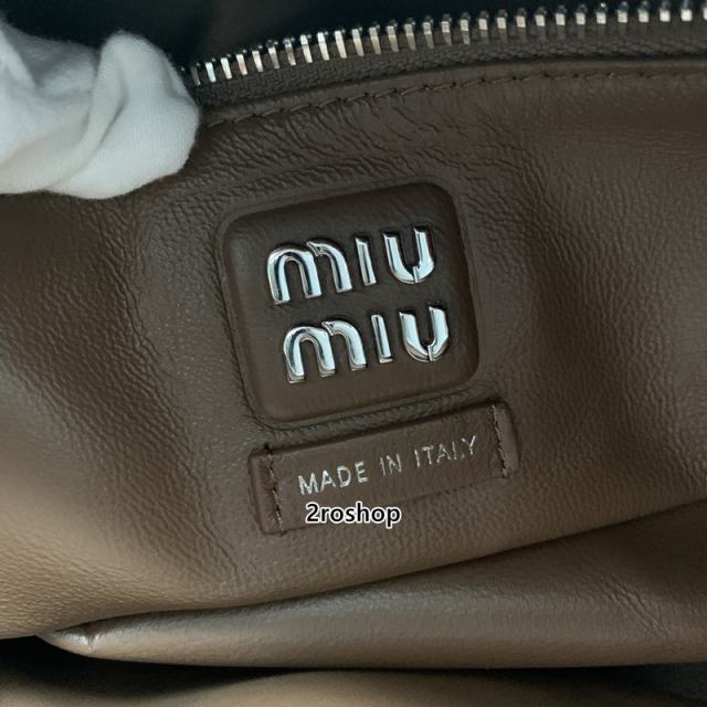 미우미우포켓숄더백