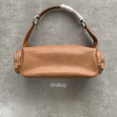 미우미우포켓숄더백