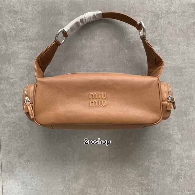 미우미우포켓숄더백