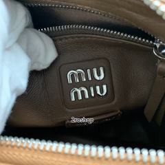 미우미우포켓숄더백브라운
