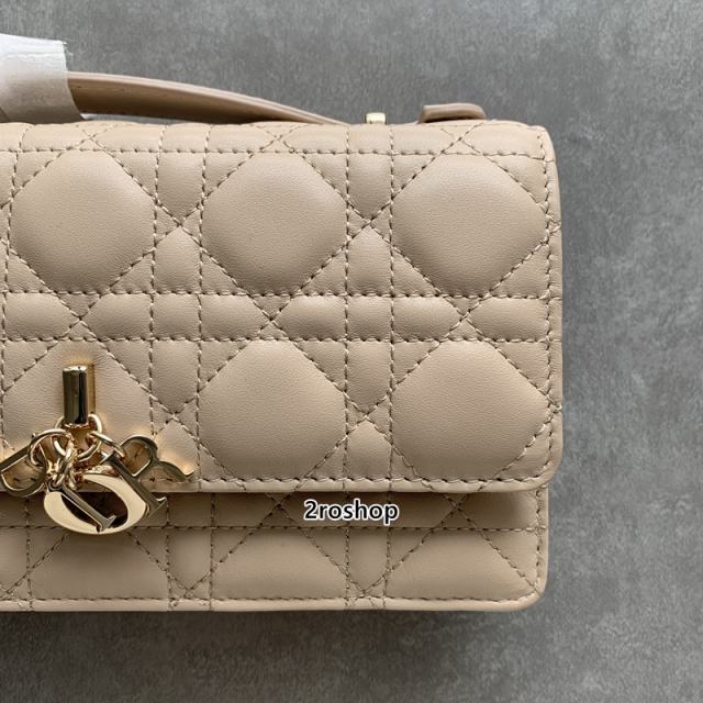 디올레이디백미스디올미니베이지