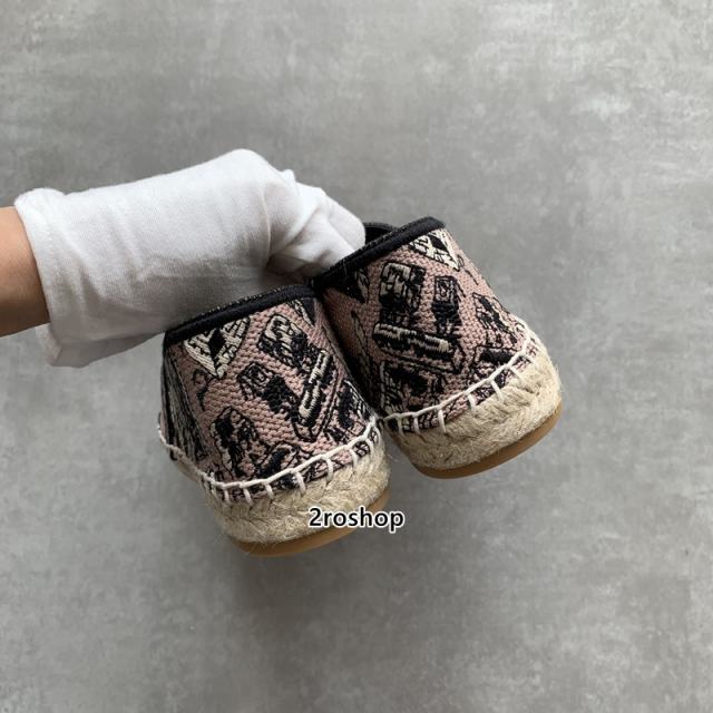 디올스니커즈