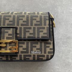 펜디캔버스바게트백미듐