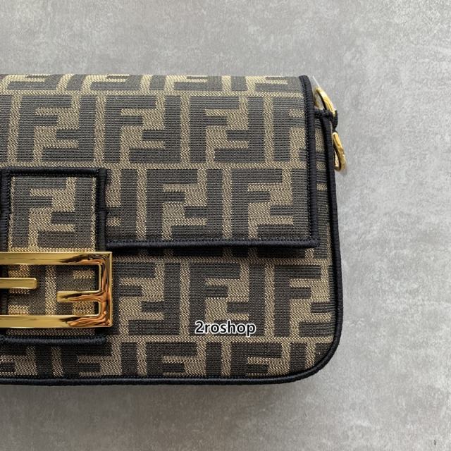 펜디캔버스바게트백미듐