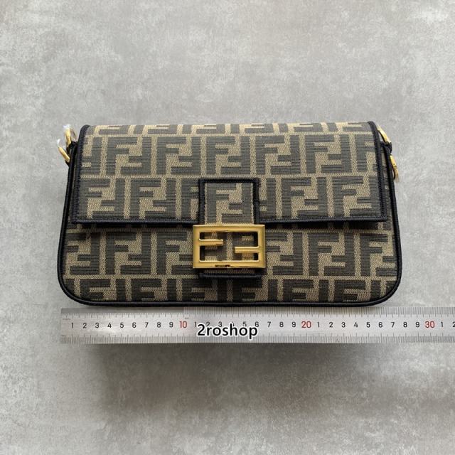 펜디캔버스바게트백미듐