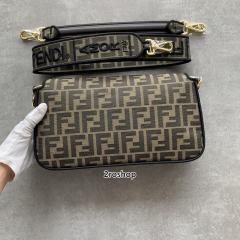 펜디캔버스바게트백미듐