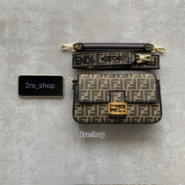 펜디캔버스바게트백미듐